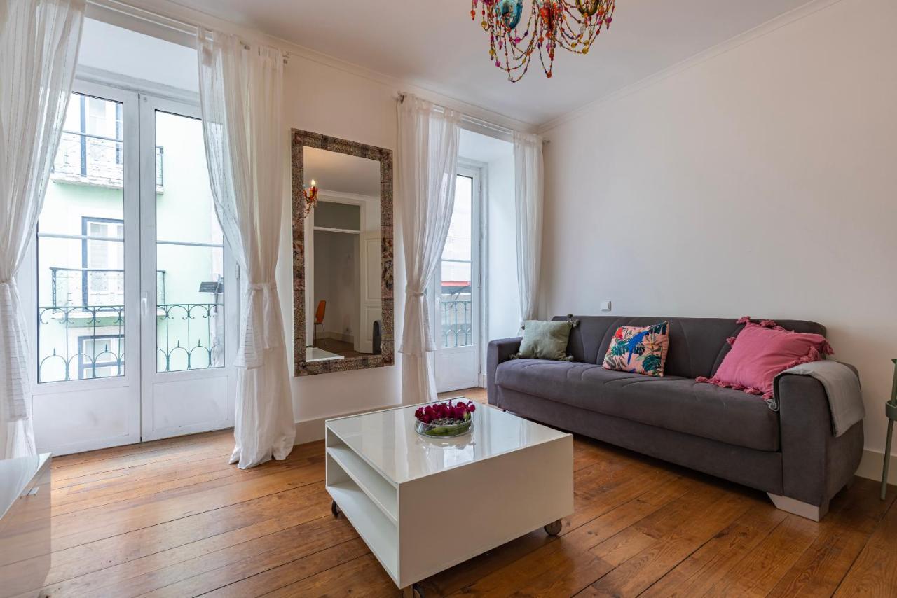 Lovely Patio Getaway In Lisbon Apartment ภายนอก รูปภาพ
