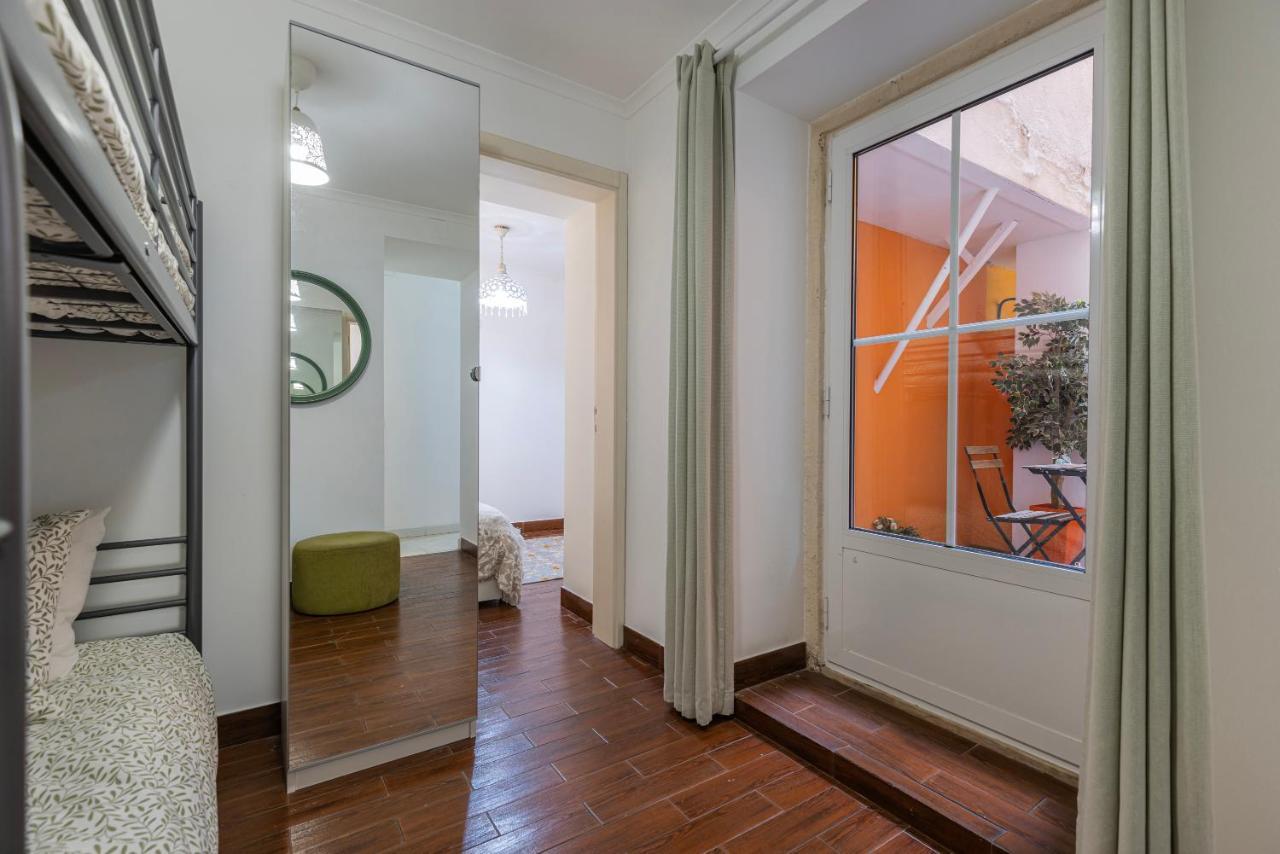 Lovely Patio Getaway In Lisbon Apartment ภายนอก รูปภาพ