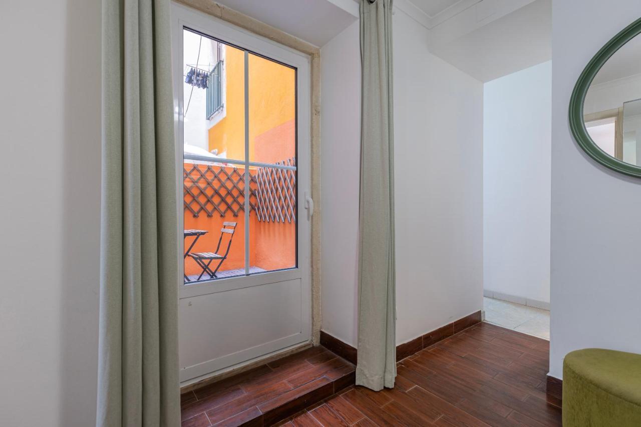 Lovely Patio Getaway In Lisbon Apartment ภายนอก รูปภาพ